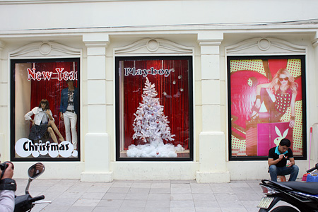 Hanoi welcomes Christmas